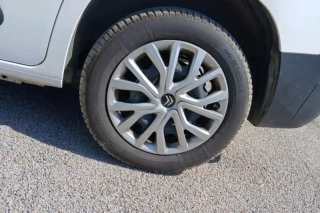 Citroën Berlingo taille m puretech 110 s&amp;s bvm6 — photo 12
