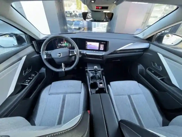 Opel Astra vi 1.2 turbo 130ch elegance business — photo 4