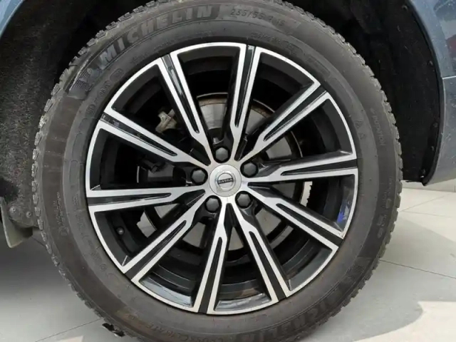 Volvo Xc60 t6 recharge awd 253 ch + 87 ch geartronic 8 inscription luxe — photo 13