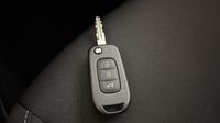 Renault Clio 1.5 DCI 100ch Evolution - 25 — photo 16