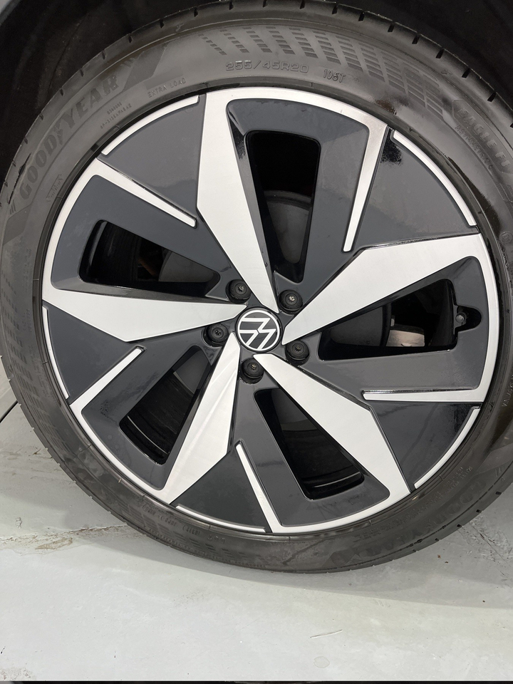 Volkswagen ID.4 — photo 39