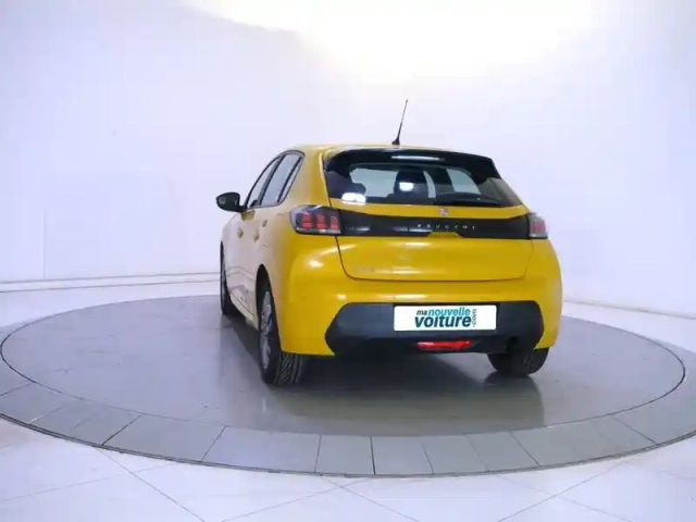 Peugeot 208 puretech 100 s&amp;s bvm6 — photo 7