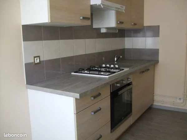 Loue appartement T1 70100 gray