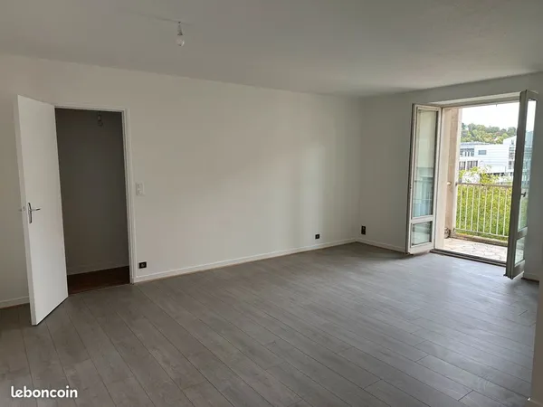 Appartement 60m² loué vide