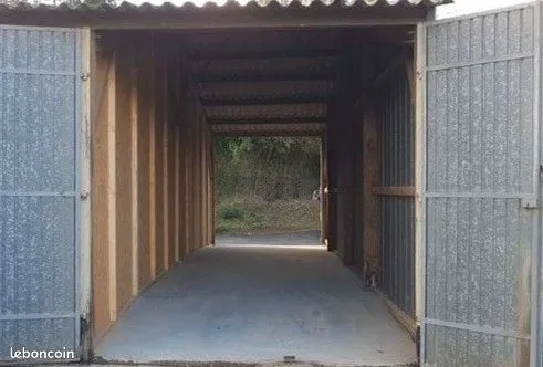 Grand local de stockage 7/7 24/24