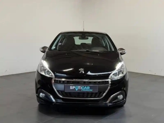 Peugeot 208 1.2  82 allure 5p gps / clim auto / régulateur — photo 2