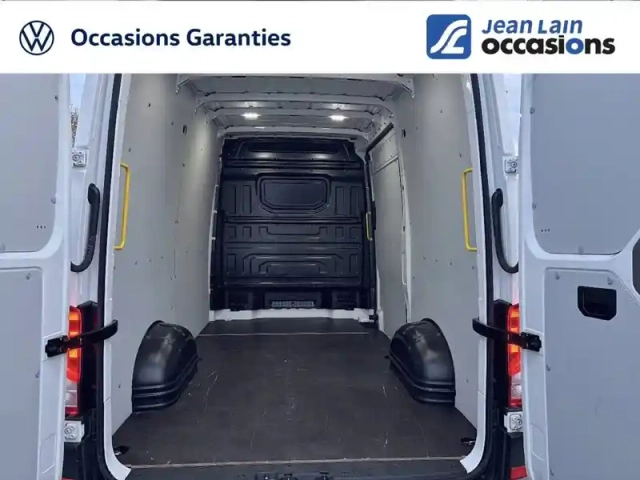 Volkswagen Crafter van 35 l3h3 2.0 tdi 140 ch bva — photo 11