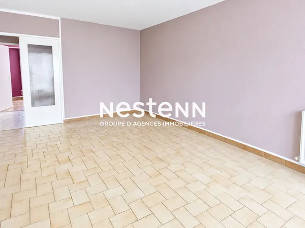 VÉNISSIEUX - APPARTEMENT T4 DE 84 M² - 3 CHAMBRES - CAVE - GRANDES TERRES - PROCHE TRAMWAY