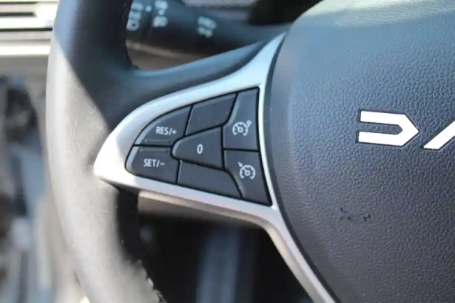 Dacia Sandero eco-g 100 — photo 27