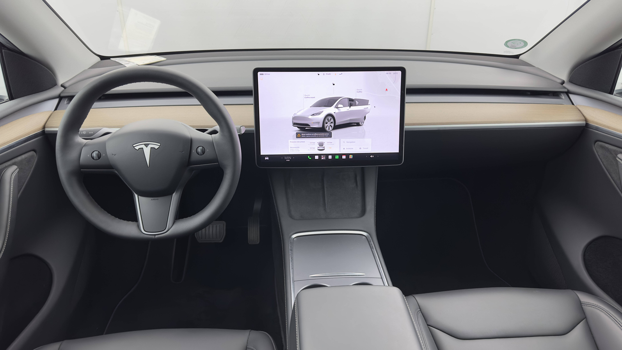Tesla MODEL Y RWD — photo 11