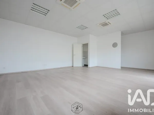 Local 1 pièce 47 m²