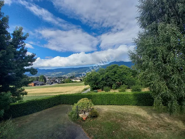 Maison spacieuse sur sous-sol complet à Sonnaz - Idéale pour une famille !