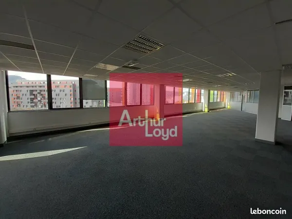 Bureaux 567 m² CLERMONT-FERRAND