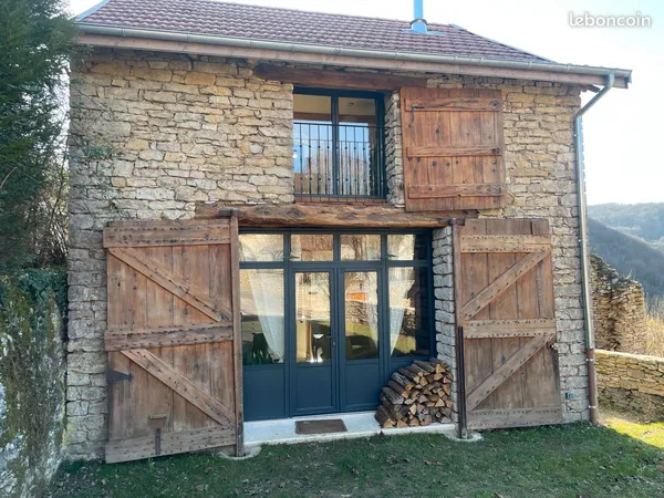 Maison en Pierre à Moirieu