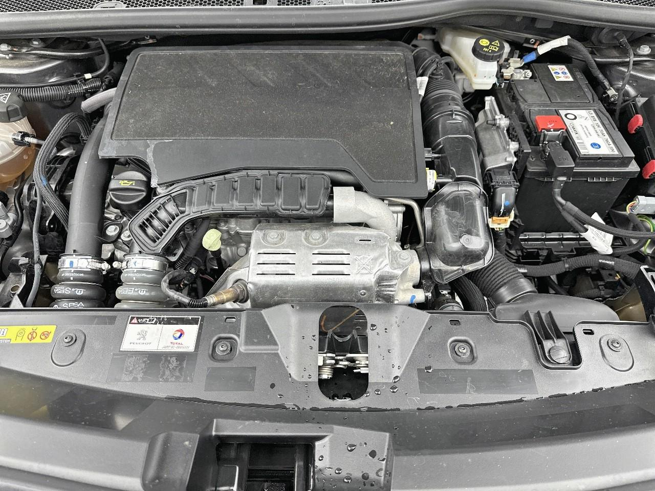 Peugeot 2008 puretech 130 s&s eat8 gt — photo 13