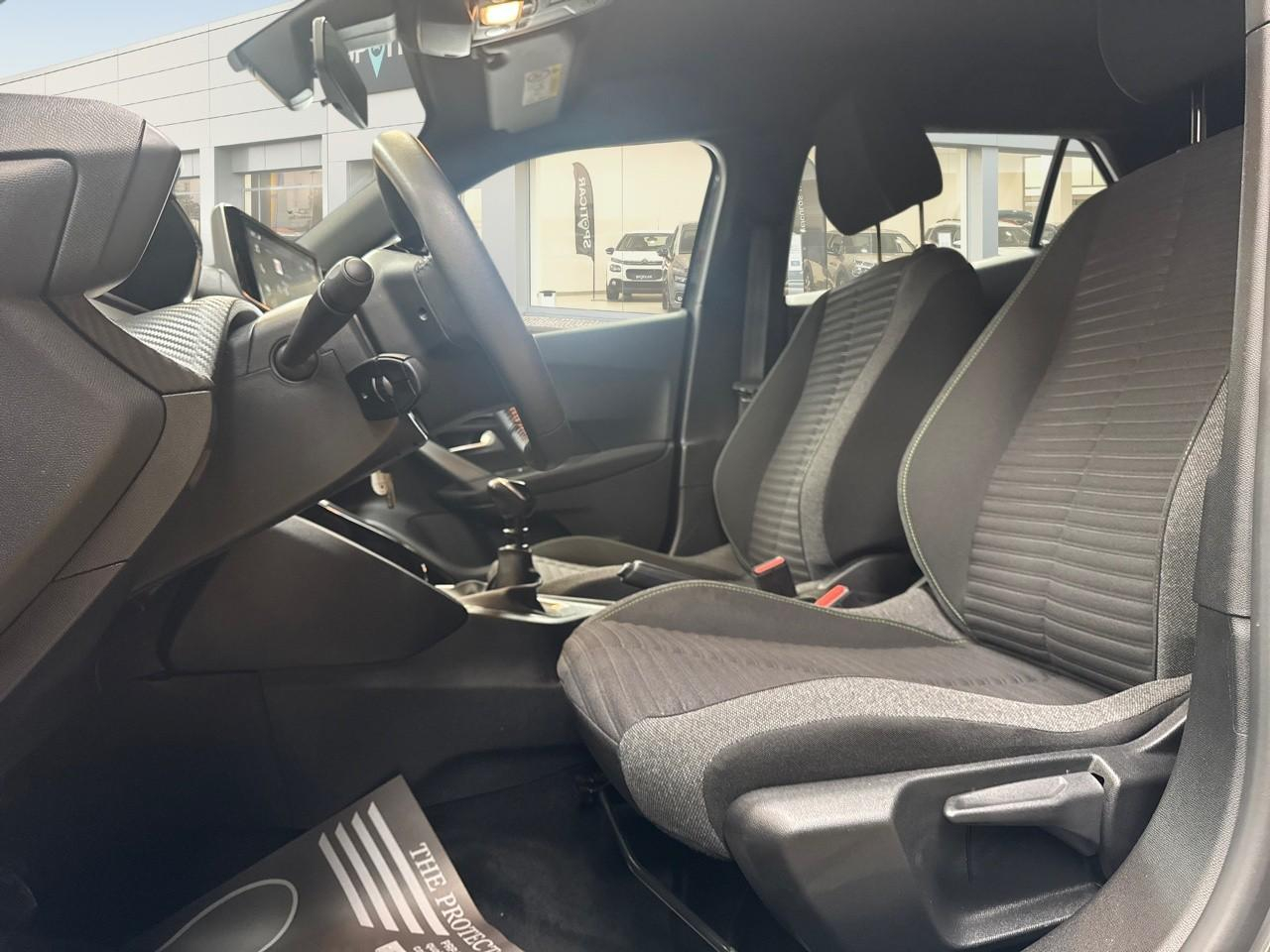 Peugeot 2008 1.2 puretech 100ch s&s active — photo 9