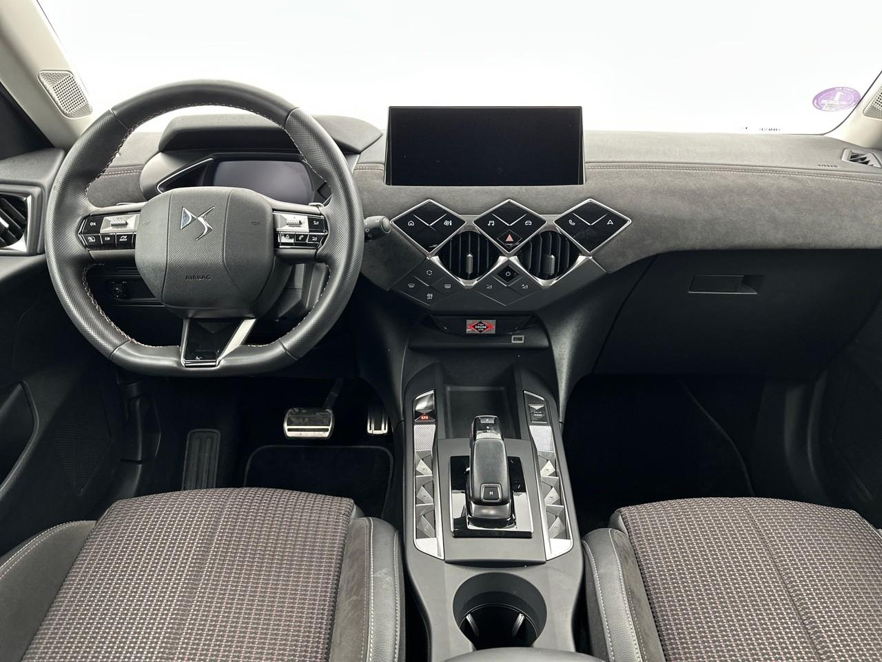 Ds Ds 3 crossback puretech 130 eat8 performance line+ — photo 12