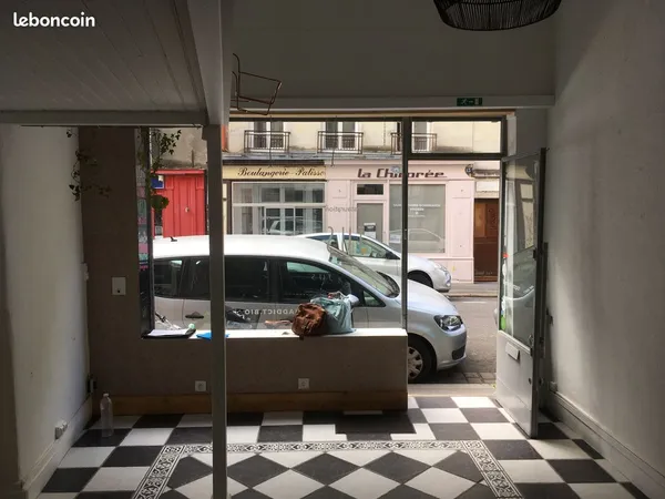 Murs commerciaux rue Léon Blum - dispo février 27