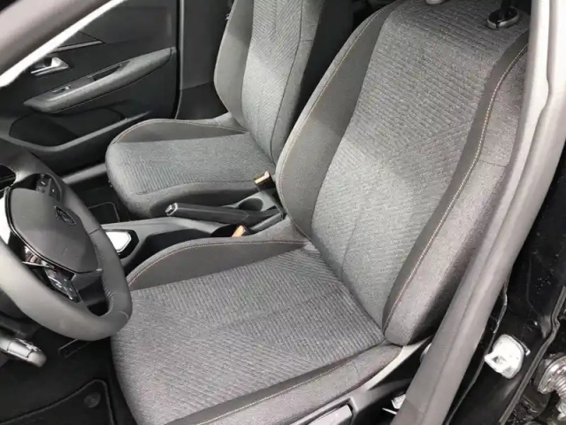 Peugeot 208 hybrid 110 ch e-dcs6 — photo 11