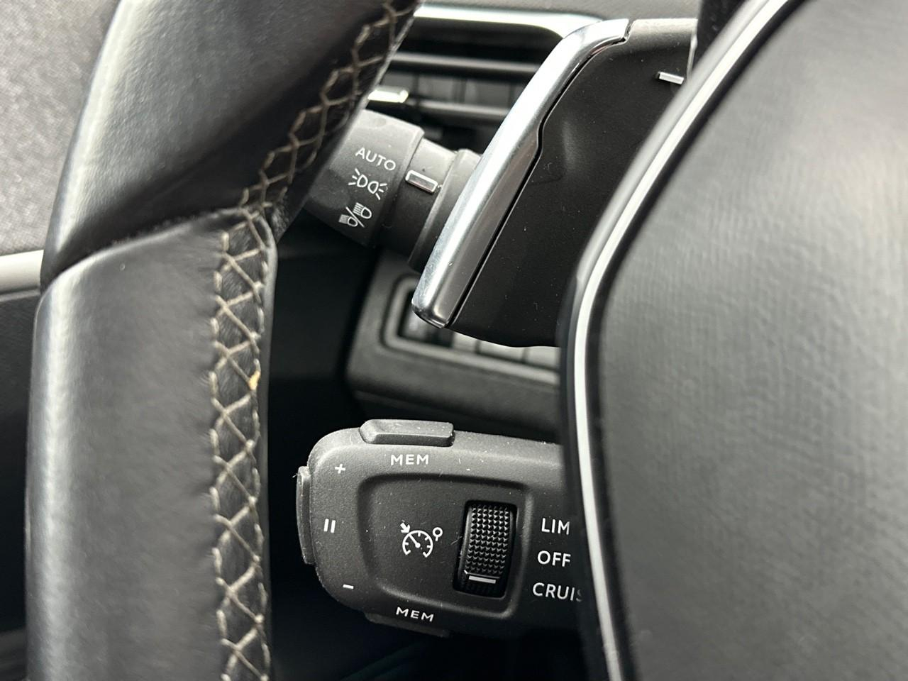 Peugeot 3008 hybrid 225 e-eat8 allure pack — photo 17
