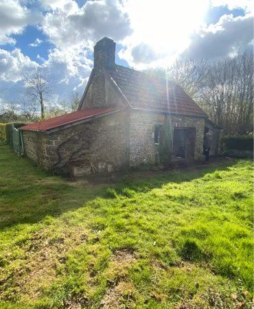 Maisonnette en pierre