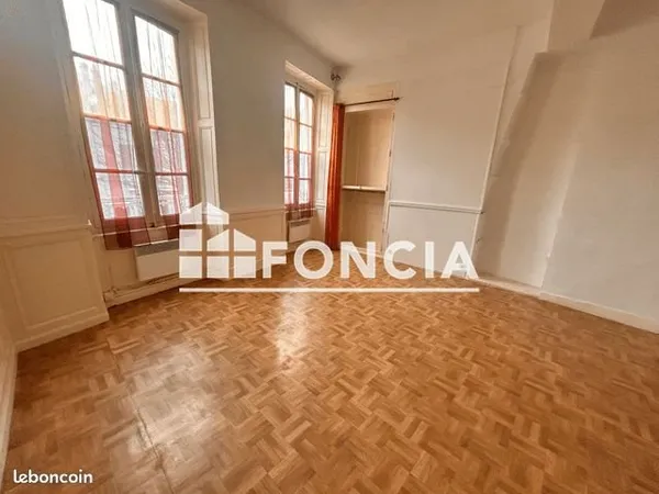 Local commercial 2 Pièces 34m² à louer 780 - MELUN 77000
