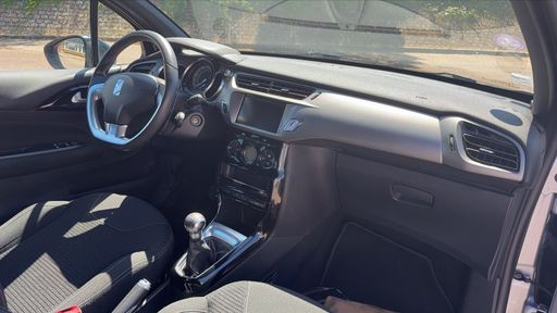 DS DS3 1.2 PureTech 82 - Be Chic – 2017 – 104295 km – Essence – Boîte Manuelle — photo 14
