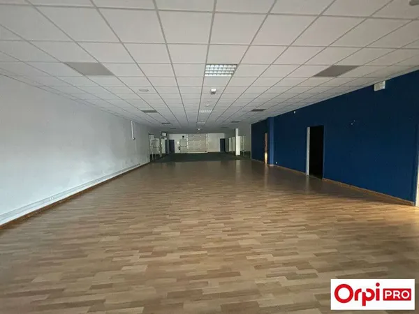TRÉGUEUX - LOCAL COMMERCIAL à louer