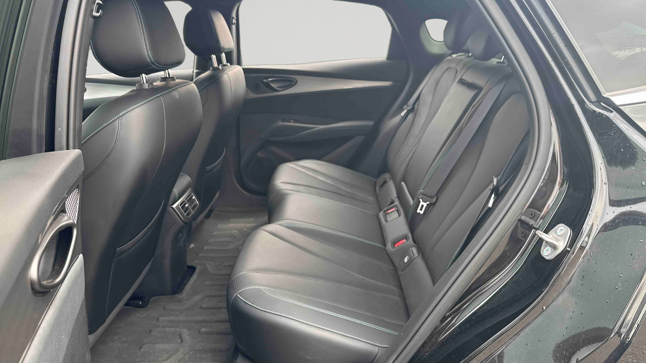 BYD Seal 6 1.5l DM-i 156 kW PHEV — photo 12