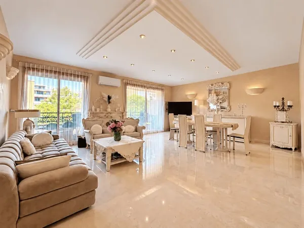 Appartement 5 pièces 130 m²