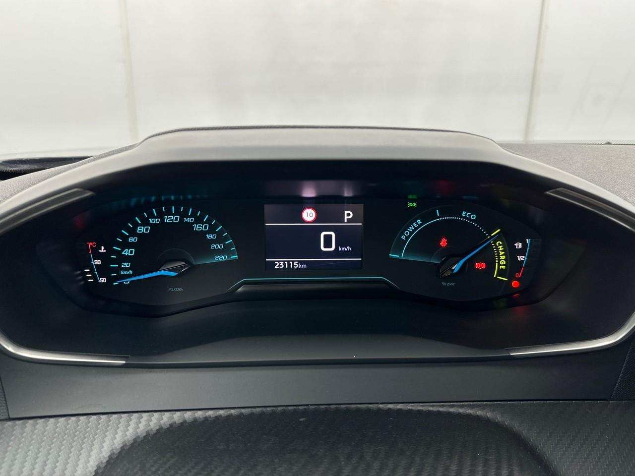 Peugeot 2008 hybrid 145 e-dcs6 style — photo 21
