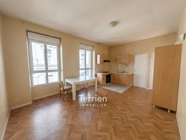 Appartement T2 Centre bourg Chalonnes sur Loire - A rafraic