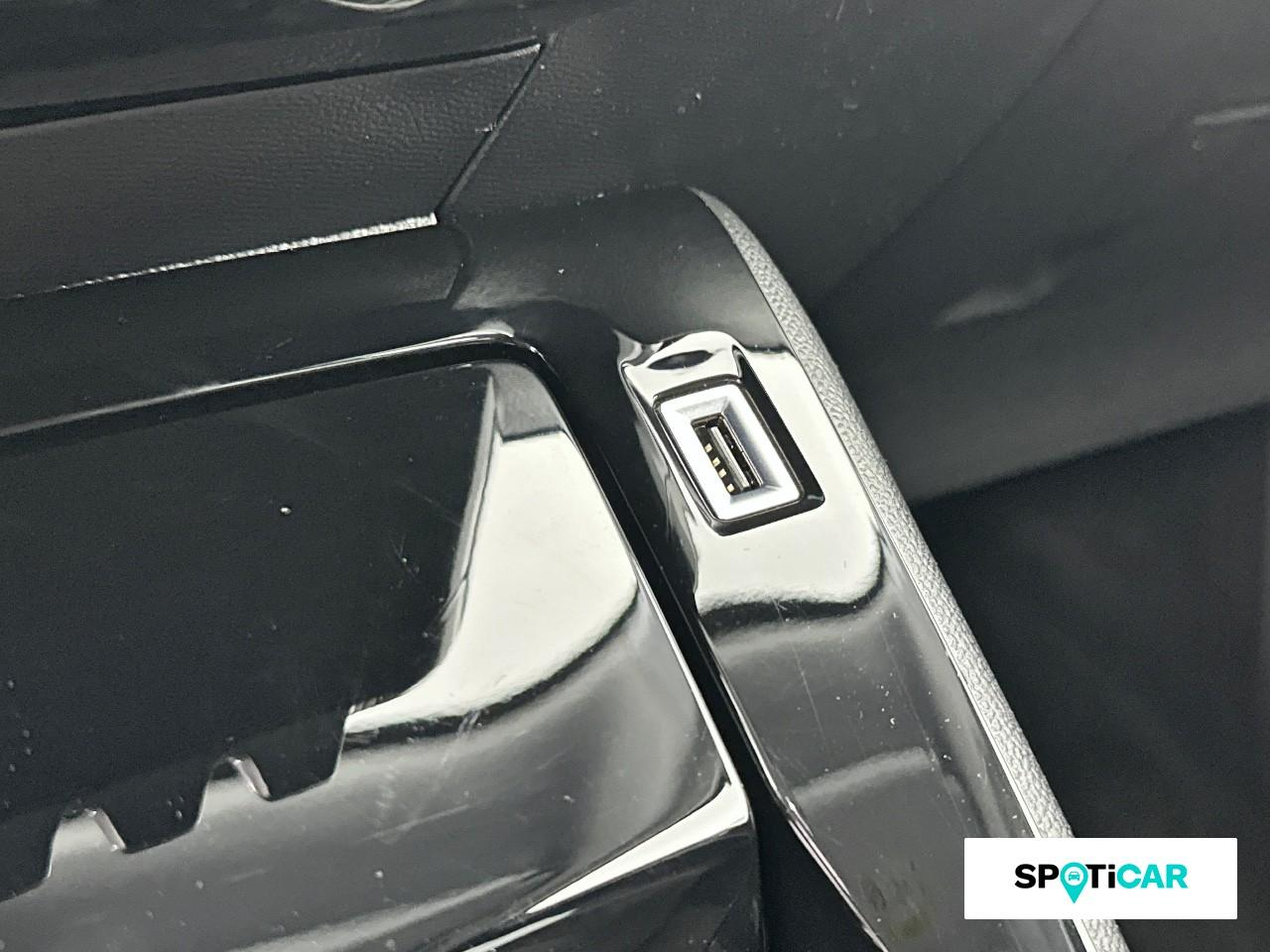 Peugeot 2008 1.2 puretech 130ch s&s roadtrip eat8 — photo 19