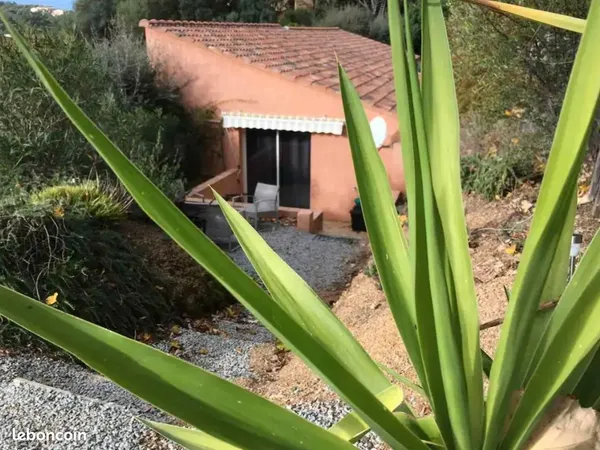 Studio 35m2 année scolaire élec et eau comprises