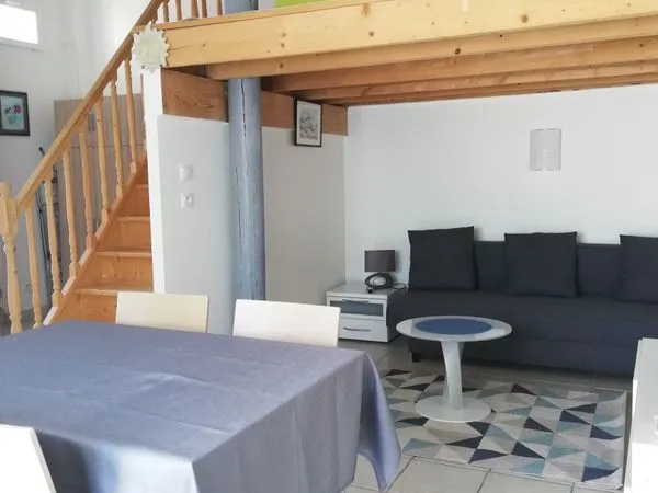 Maisonnette indépendante dans propriété