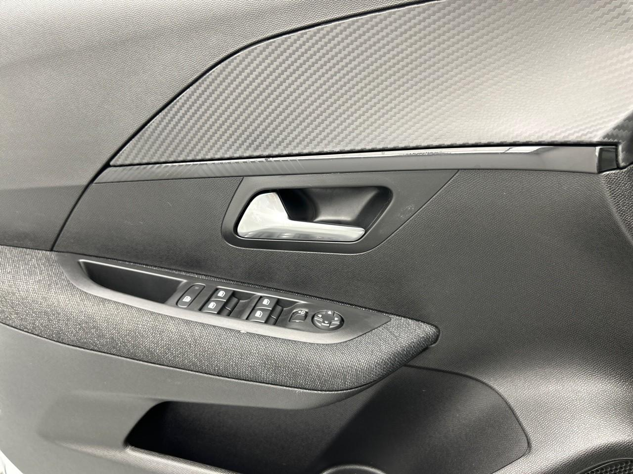 Peugeot 208 100 s&s bvm6 style — photo 30