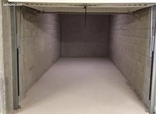 Garage fermé 18 m2