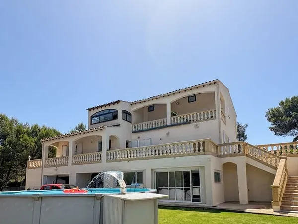 Maison 6 pièces 196 m²