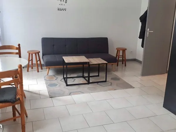 Studio meublé quartier du rond point proche université