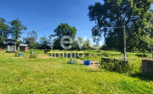 CORPS DE FERME - DEPENDANCES - 234 m²