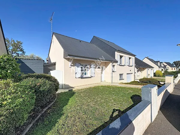 A vendre au Lion d'Angers - maison sur sous-sol - 4 chambres - jardin