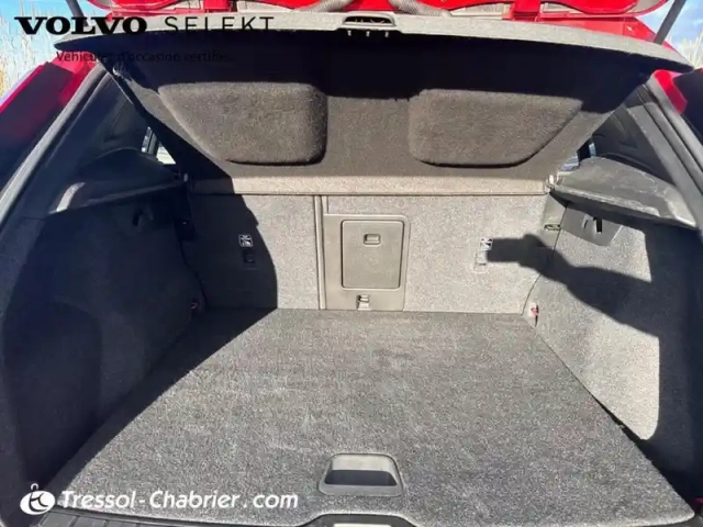 Volvo Xc40 d3 adblue 150 ch geartronic 8 momentum — photo 8