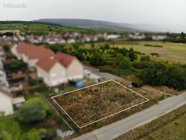 TERRAIN 654 m²