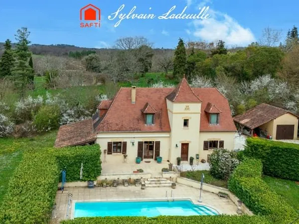 Belle maison périgourdine de 140 m² habitables sur 3300 m² de parc arboré