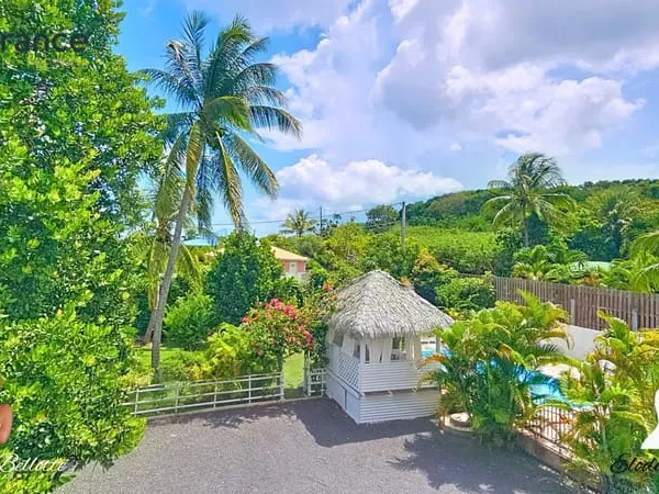 Villa spacieuse T6 avec piscine et son appartement T3 secteur calme et recherché