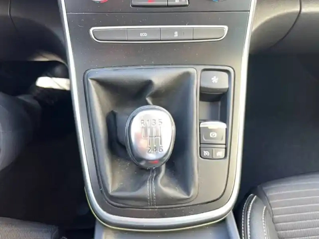Renault Scenic tce 140 fap — photo 31