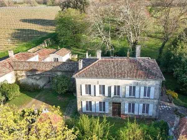 Maison 9 pièces 277 m²