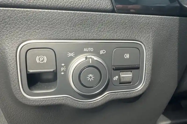 Mercedes Gla 250 e hybrid eq 8g-dct — photo 21
