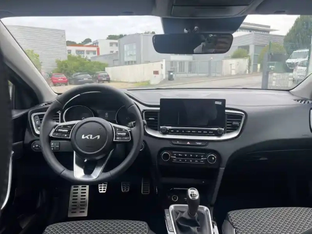 Kia Xceed 1.5 t-gdi 140 ch bvm6 — photo 26