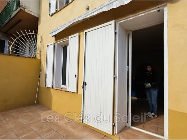 BRIGNOLES - MAISON DE VILLE - T4/5 AVEC TERRASSE Appartement